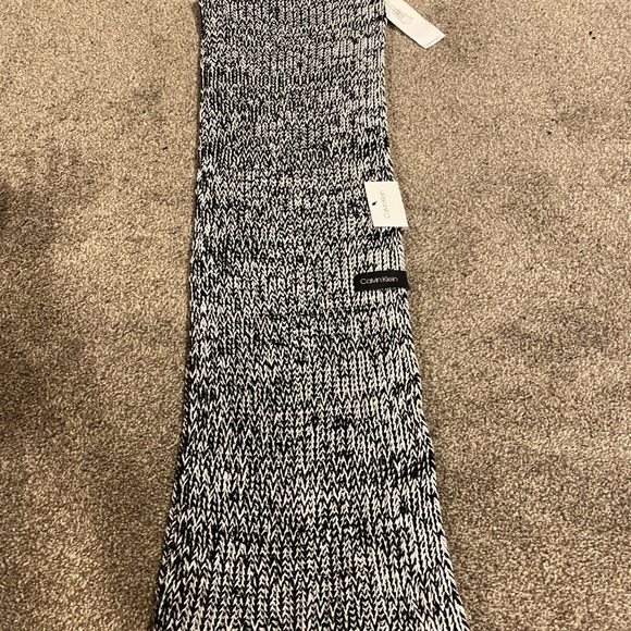 Calvin Klein Infinity Scarf - Picture 1 of 5
